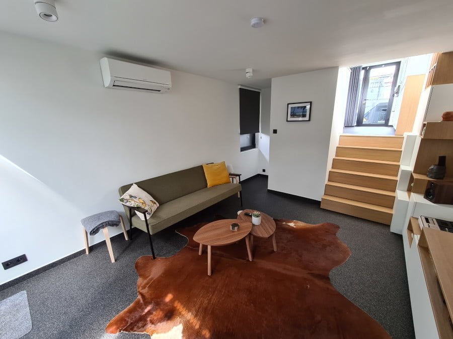 Houseboat loft for expats in Ghent - Living area