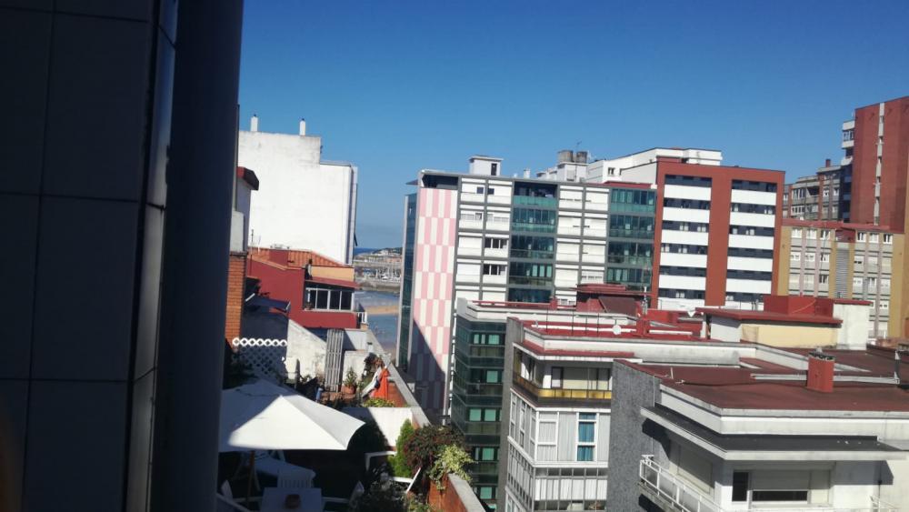 Convenient apartment for expats in Gijon - Building