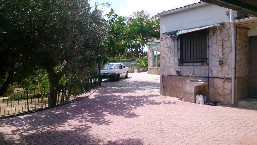 House for rent in Elche with pool - parking spaces