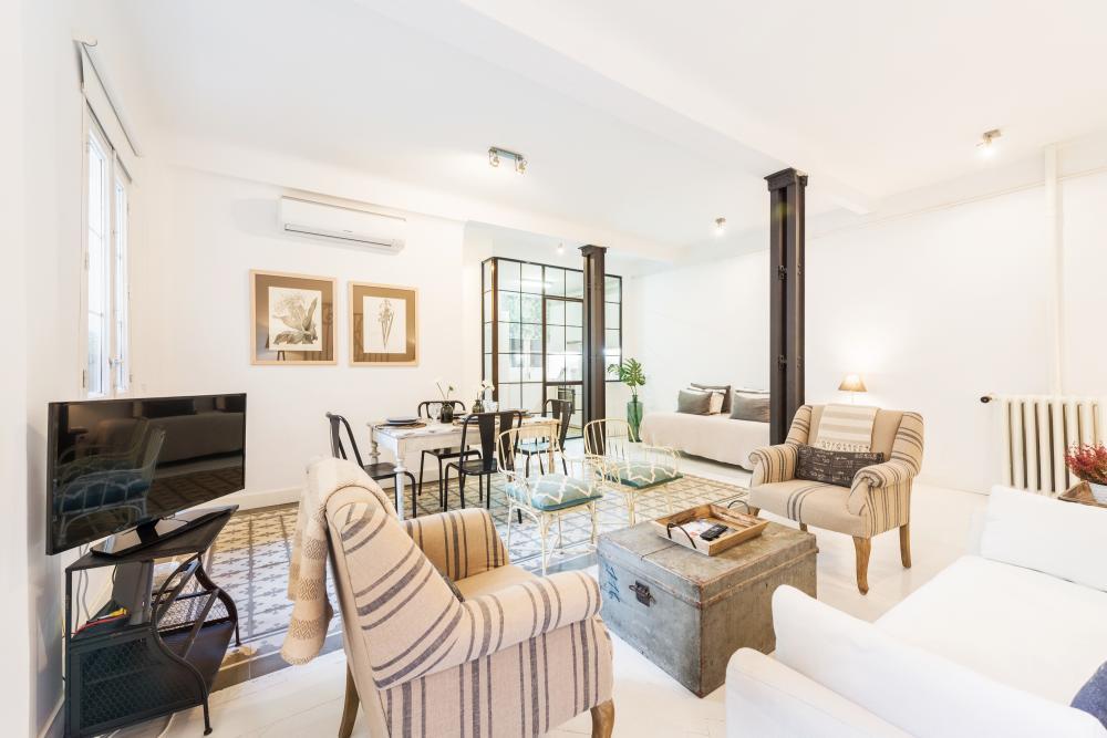 Luxury expat apartment for rent in Madrid - Living room