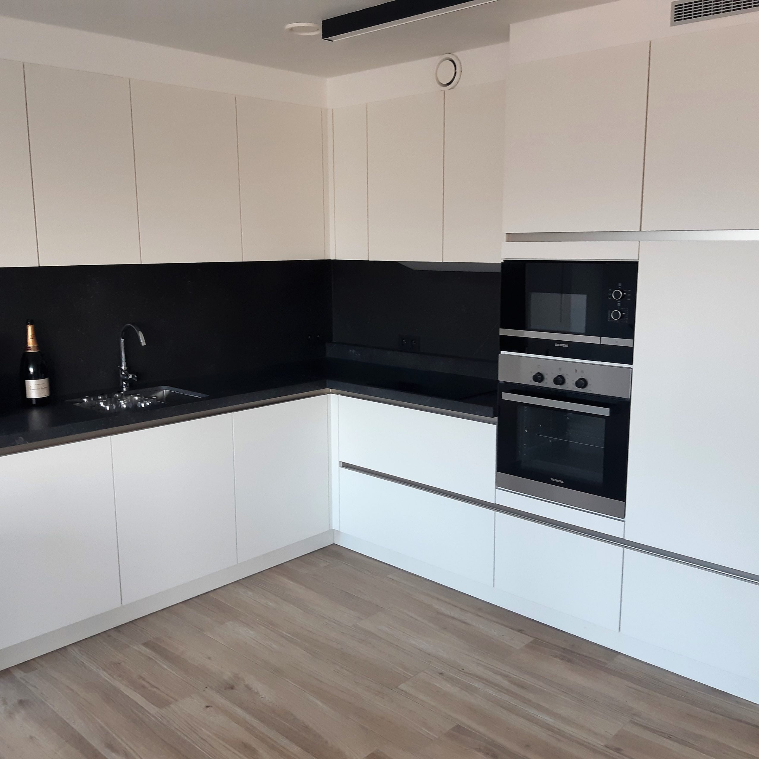 Workers apartment near Antwerp port - Kitchen