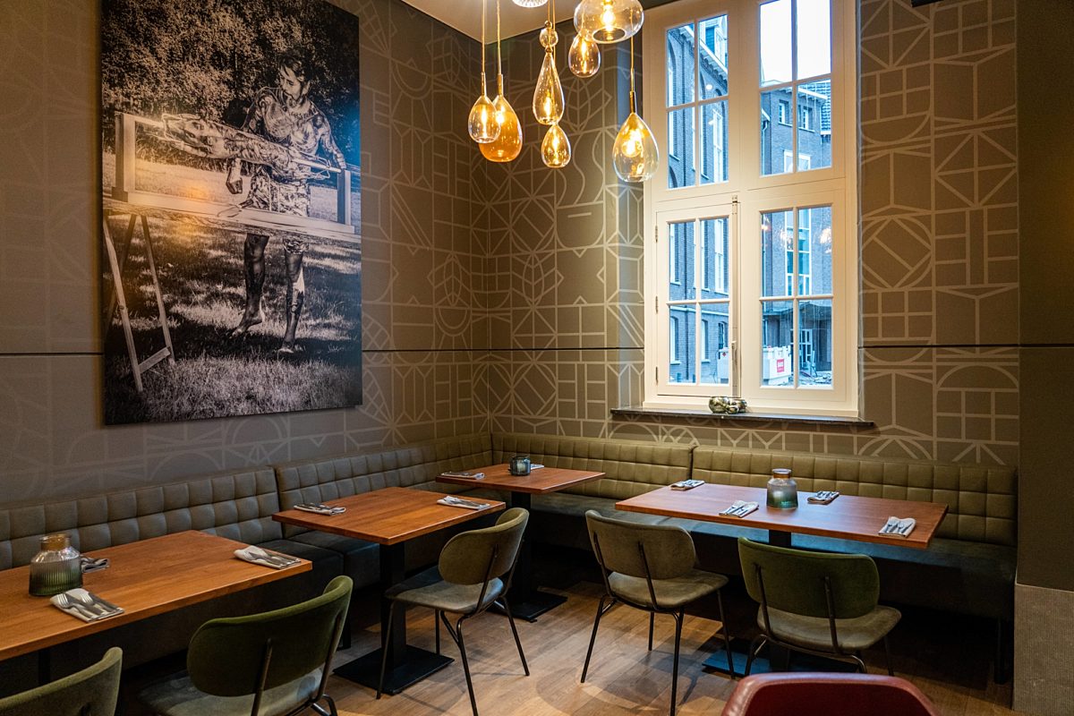 Elegant rental apartment in Breda - Restaurant