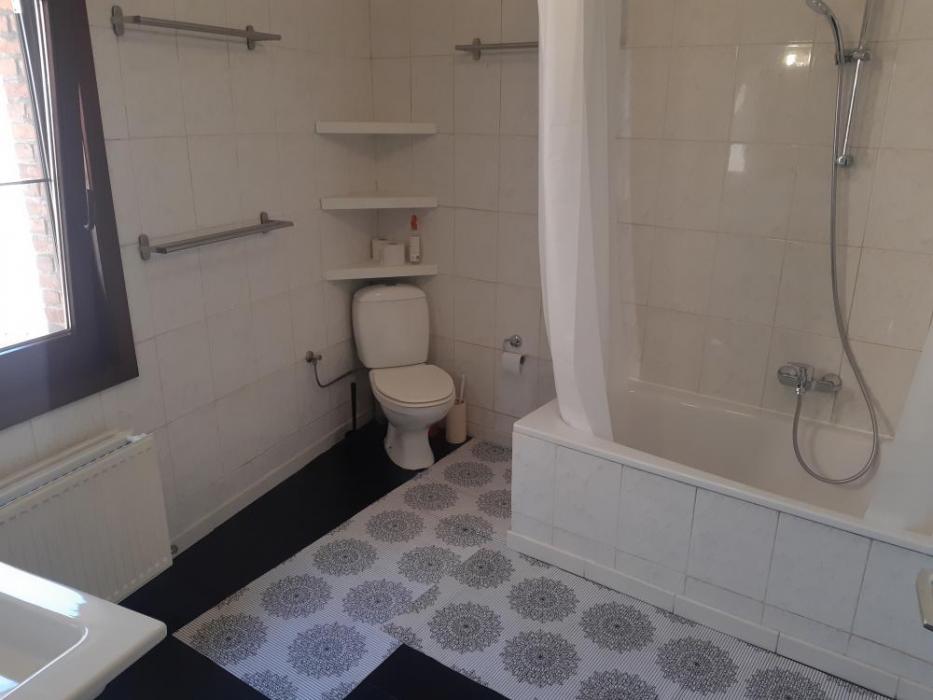 Accommodation for workers in Belgium - Bathroom