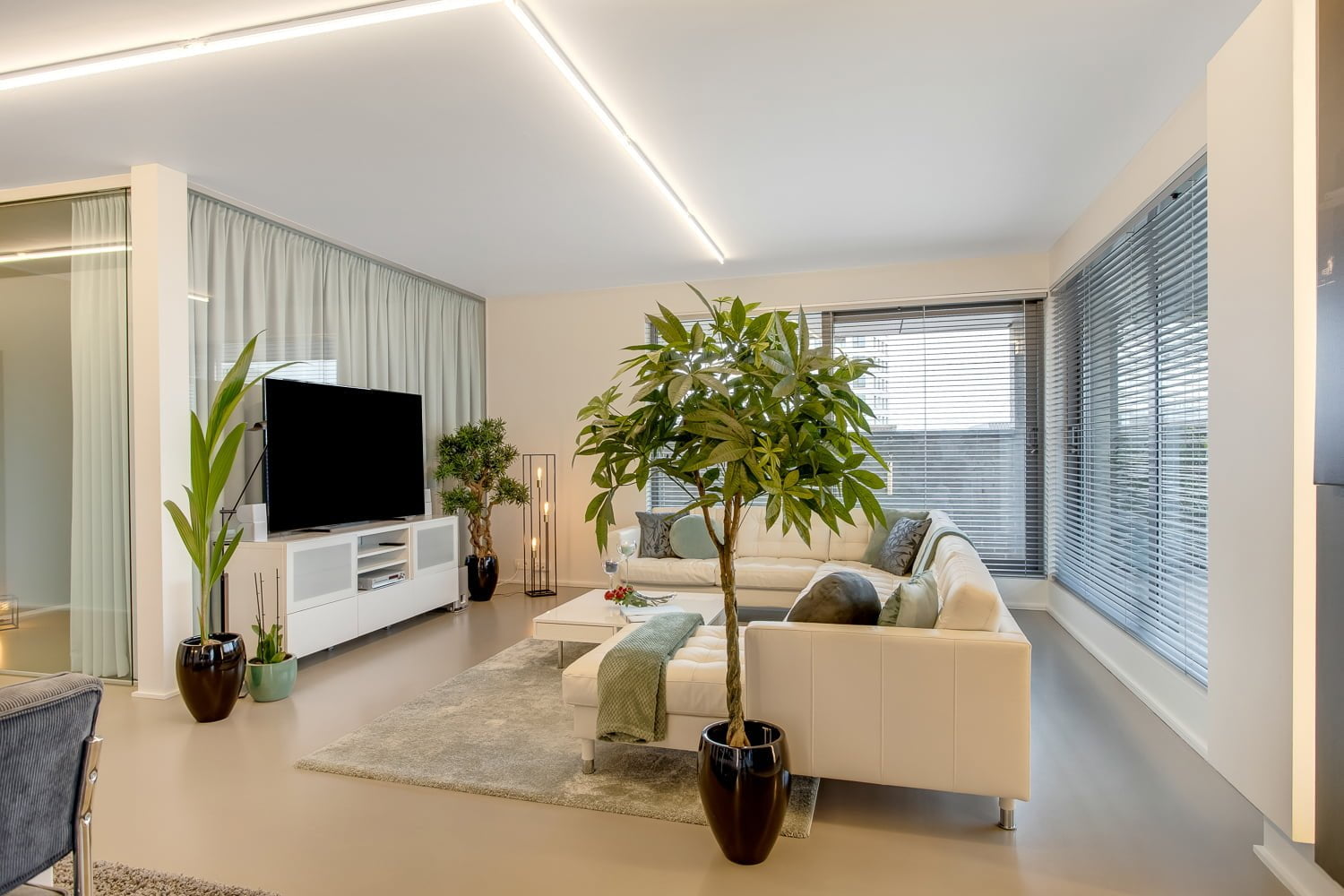 Luxury penthouse in Antwerp for expats - Sofa