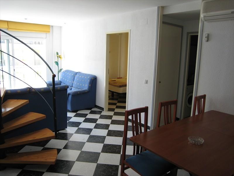 Expat apartment for rent in Estartit - Living room