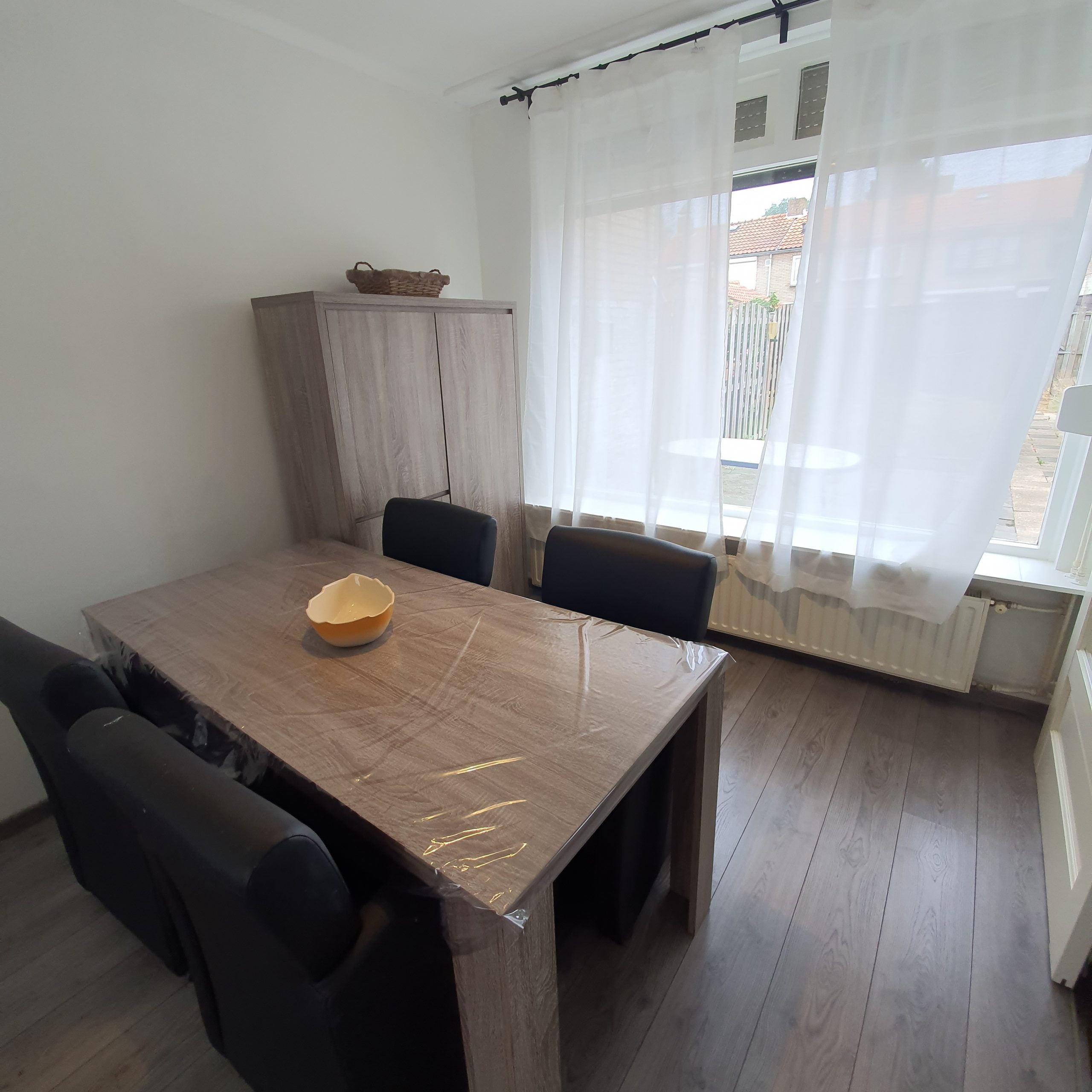 Expat housing in Terneuzen - Dining table