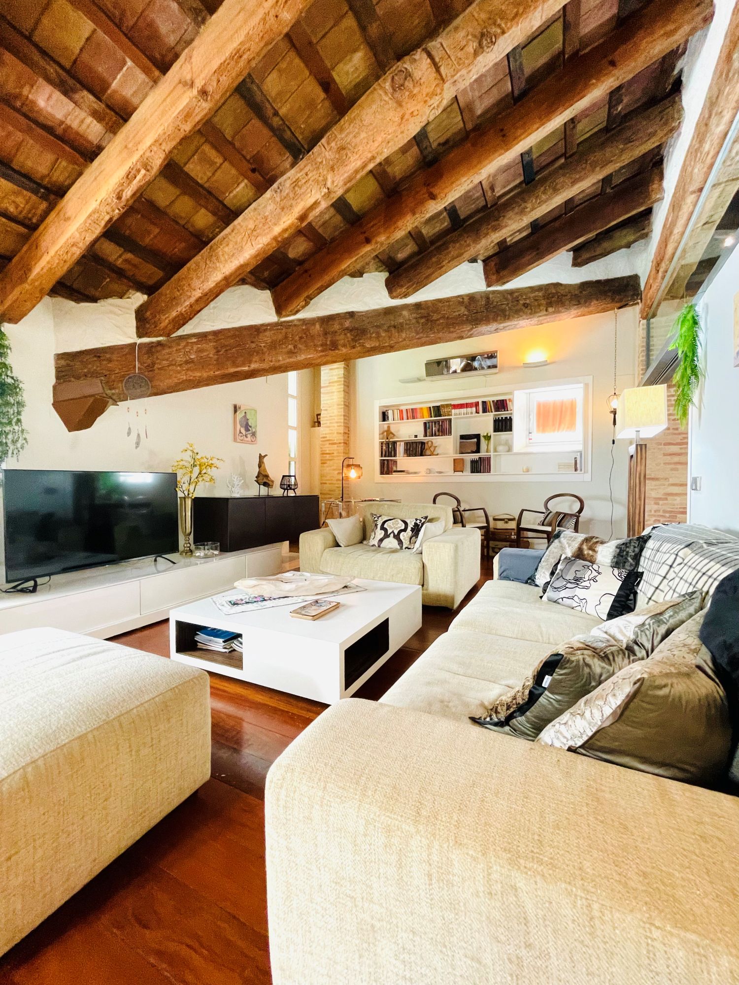 1 livingroom left 2.jpg