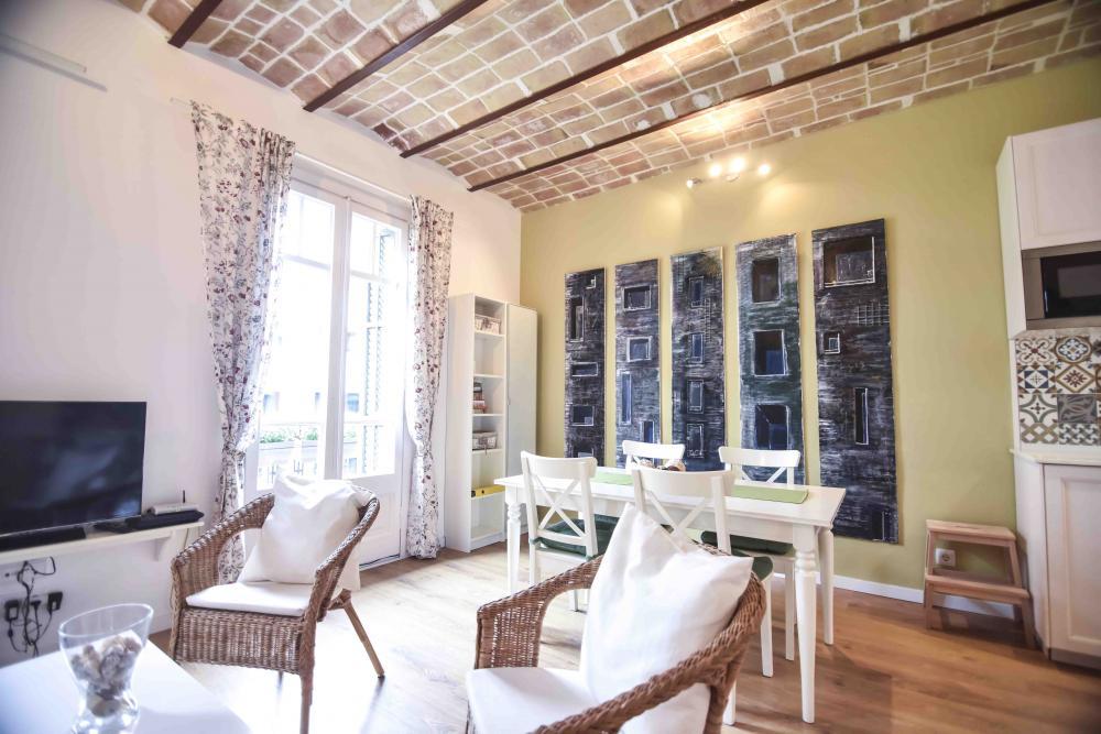 Great expat apartment for rent in Barcelona - Window