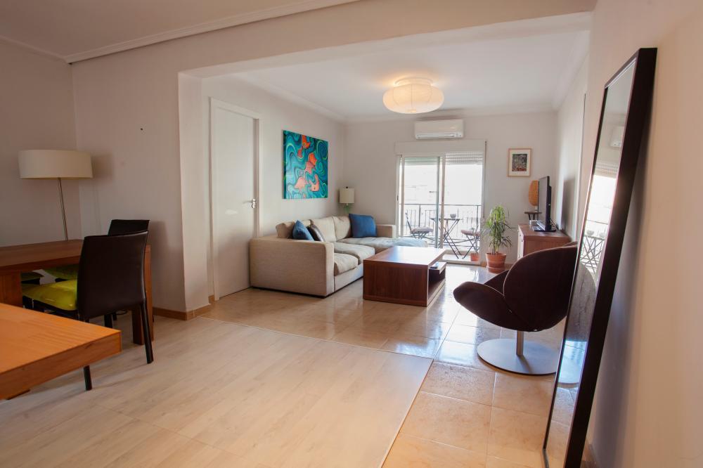 Temporary home for expats in Valencia - Living room