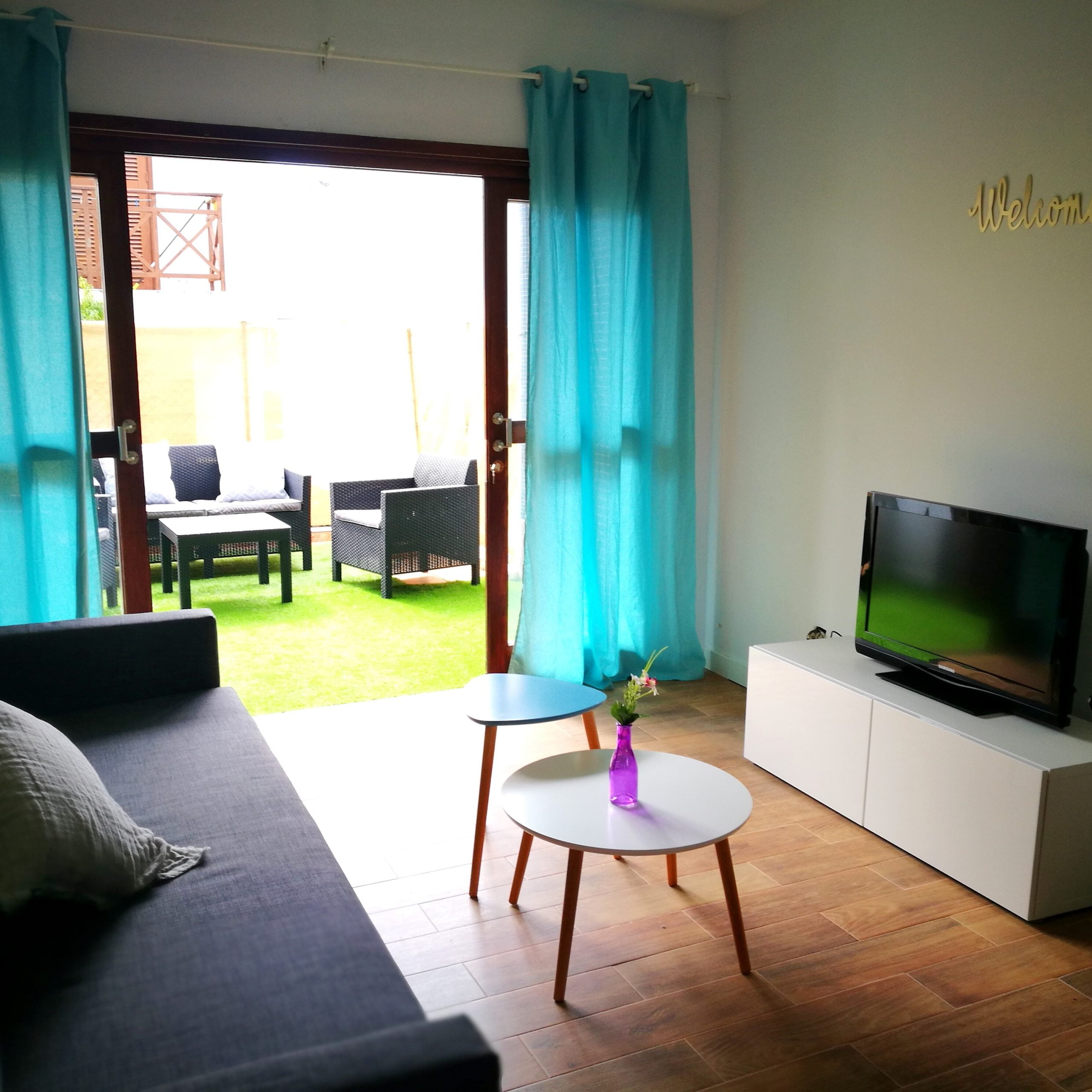 2 bedroom terrace house in Tenerife for expats - Sofa