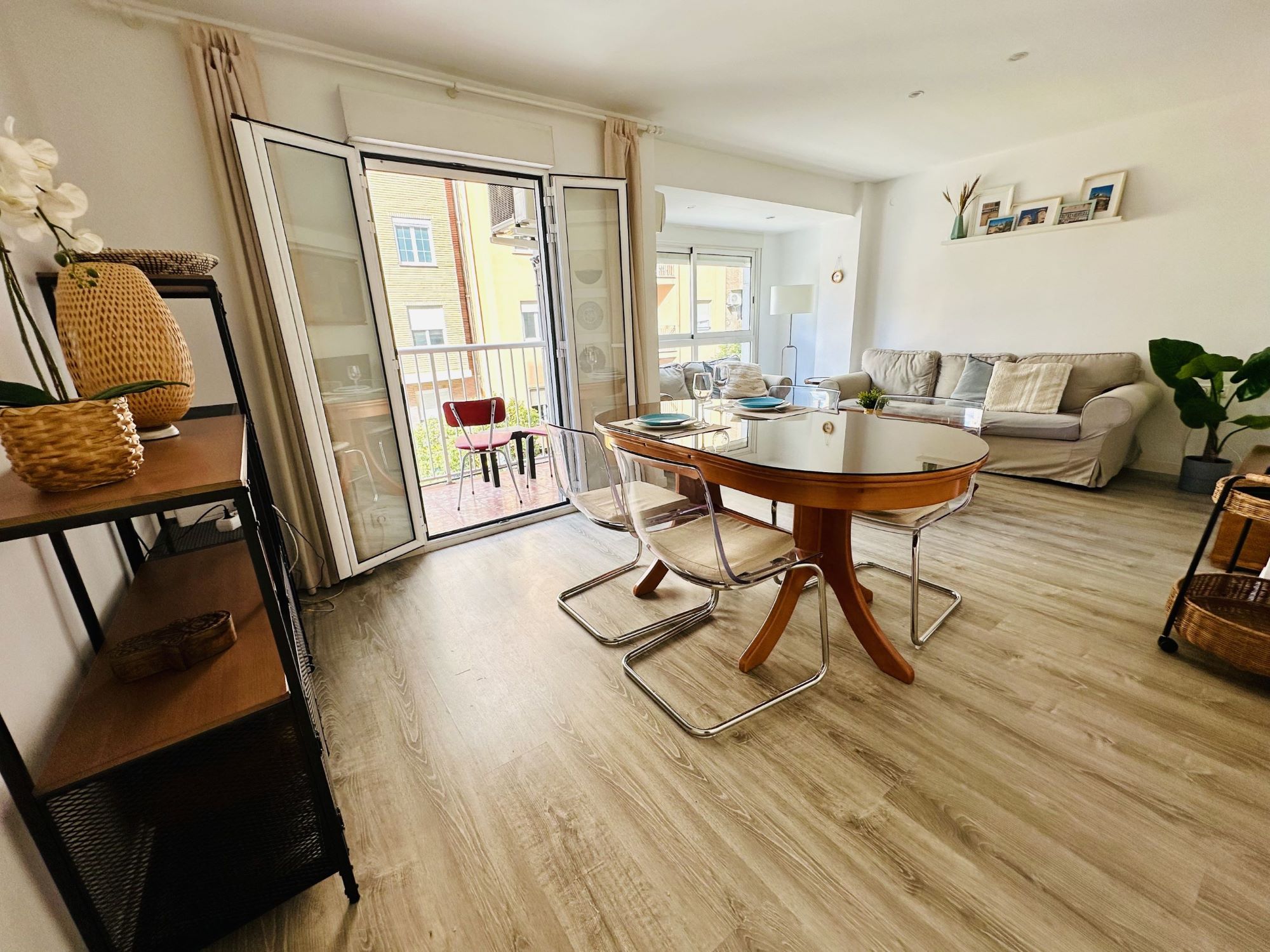 1 livingroom table.jpg