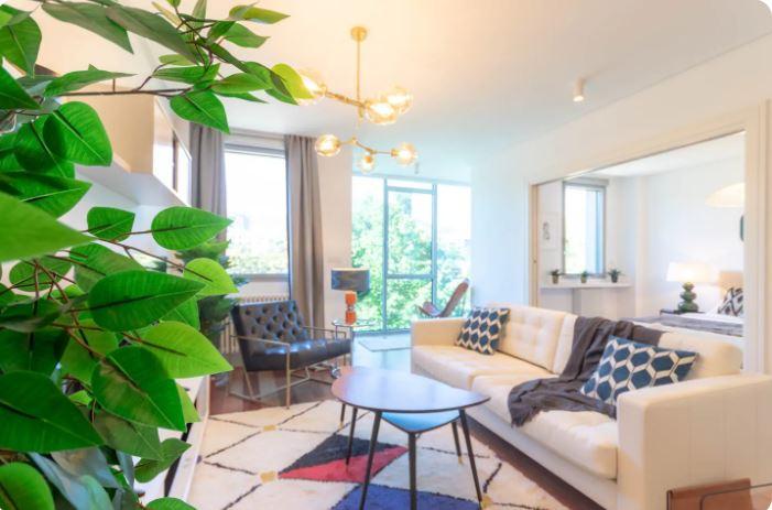 Modern apartment for expats in Bilbao - Sofa