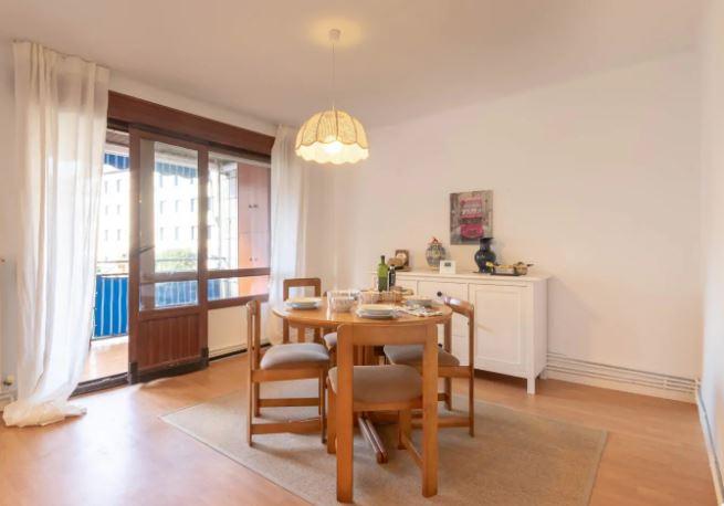 Apartment for rent with seaview - Lamp