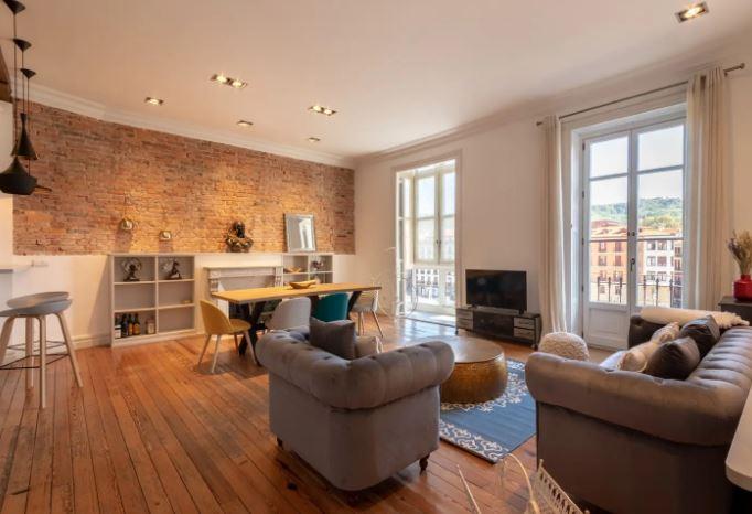 Spacious apartment for rent in Bilbao - Living room