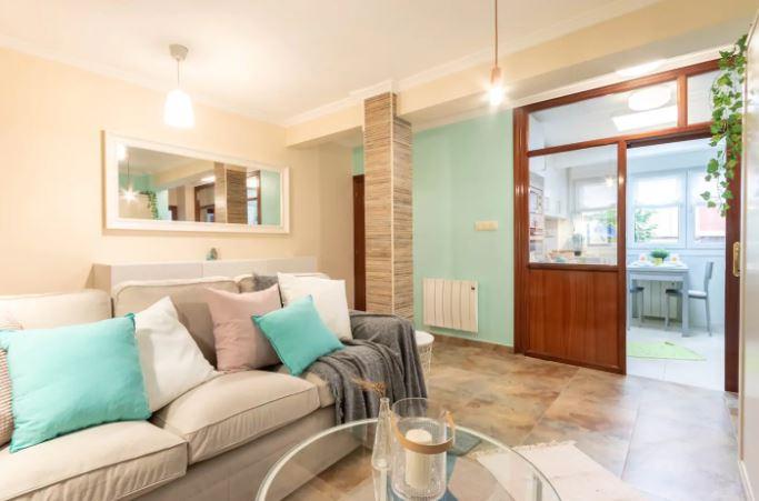 Guru - Furnished Bilbao apartment with parking - Door