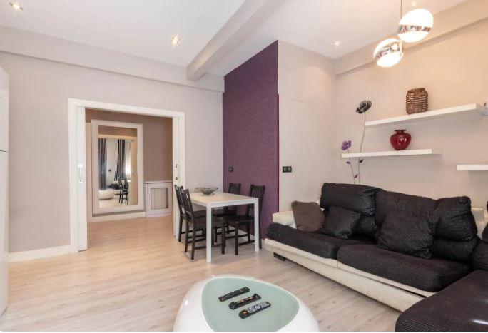 Modern rental flat for expats in Bilbao - Living room