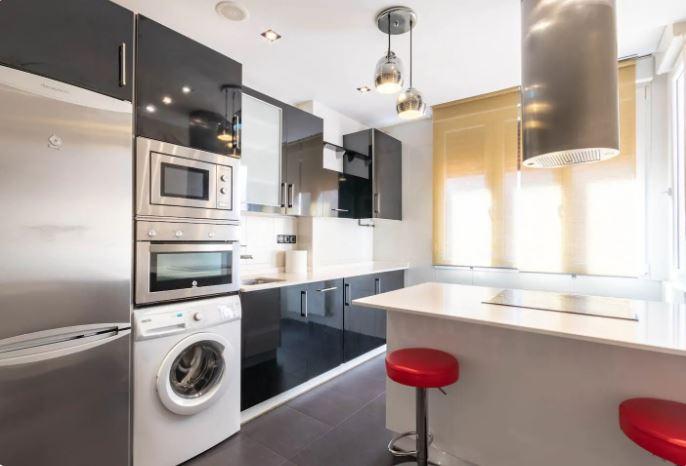 Modern rental flat for expats in Bilbao - Kitchen