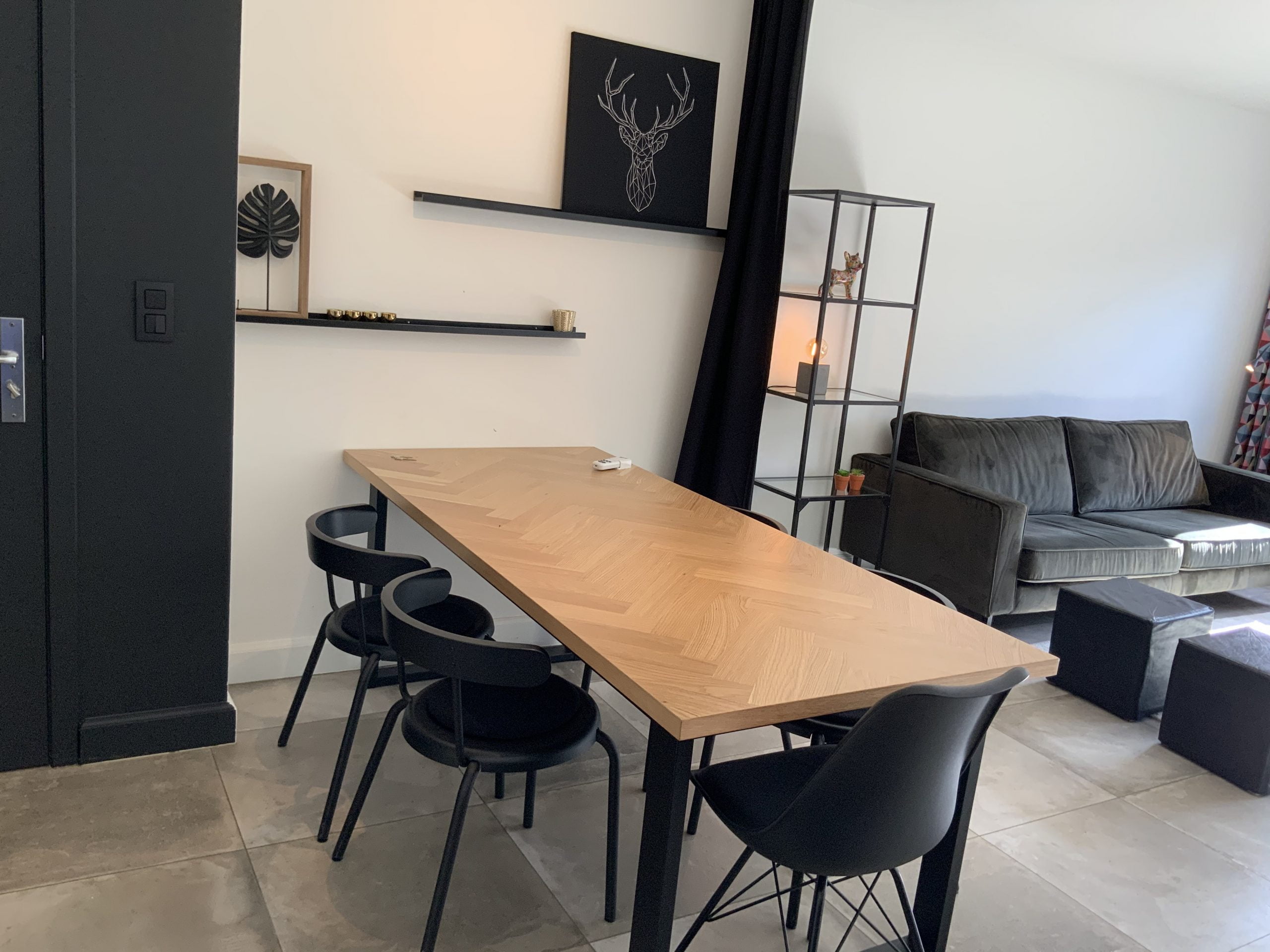 Kieldrecht 3 - Accommodation for expats near the Port of Antwerp - Dining table