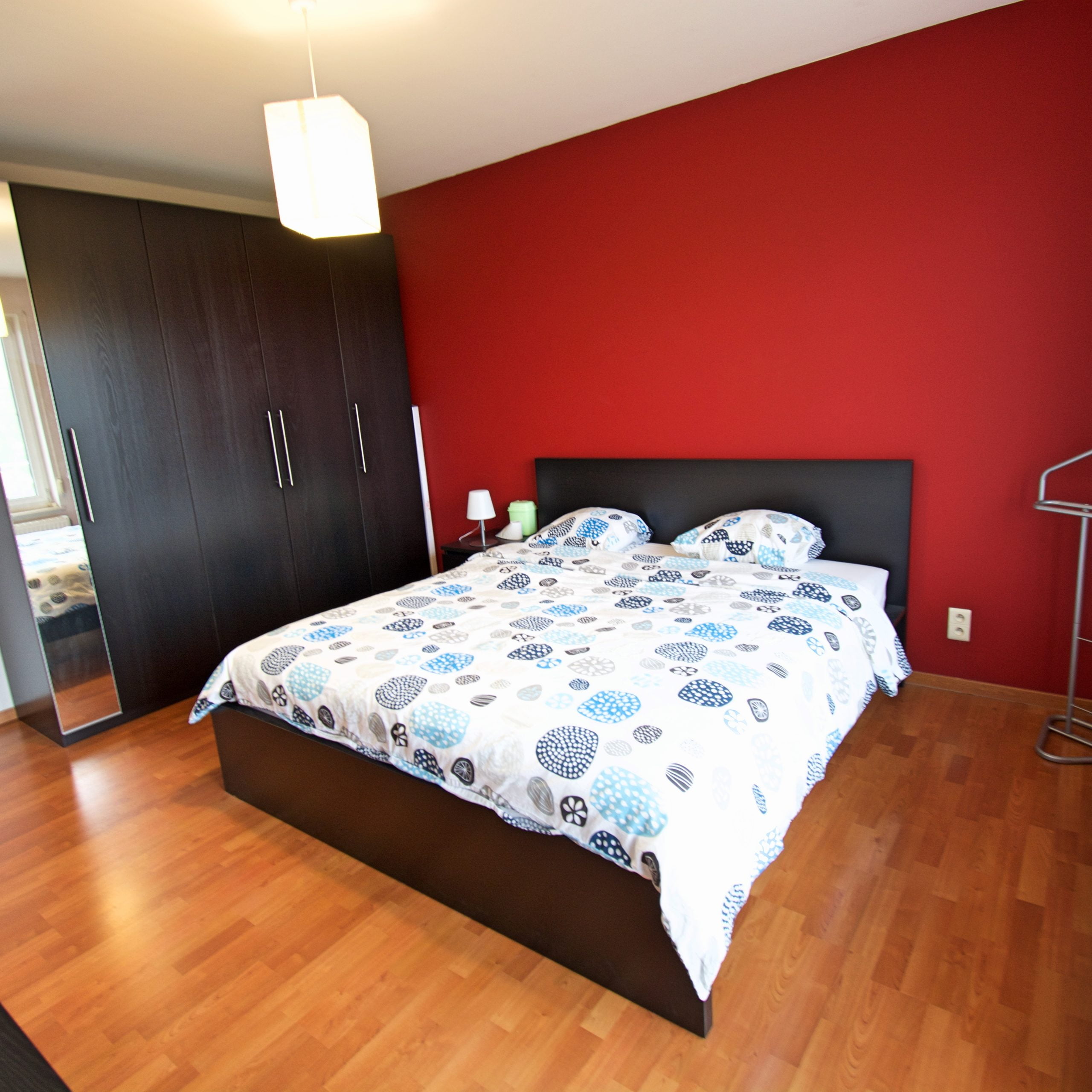 Expat apartment with terrace in Antwerp - Master bedroom