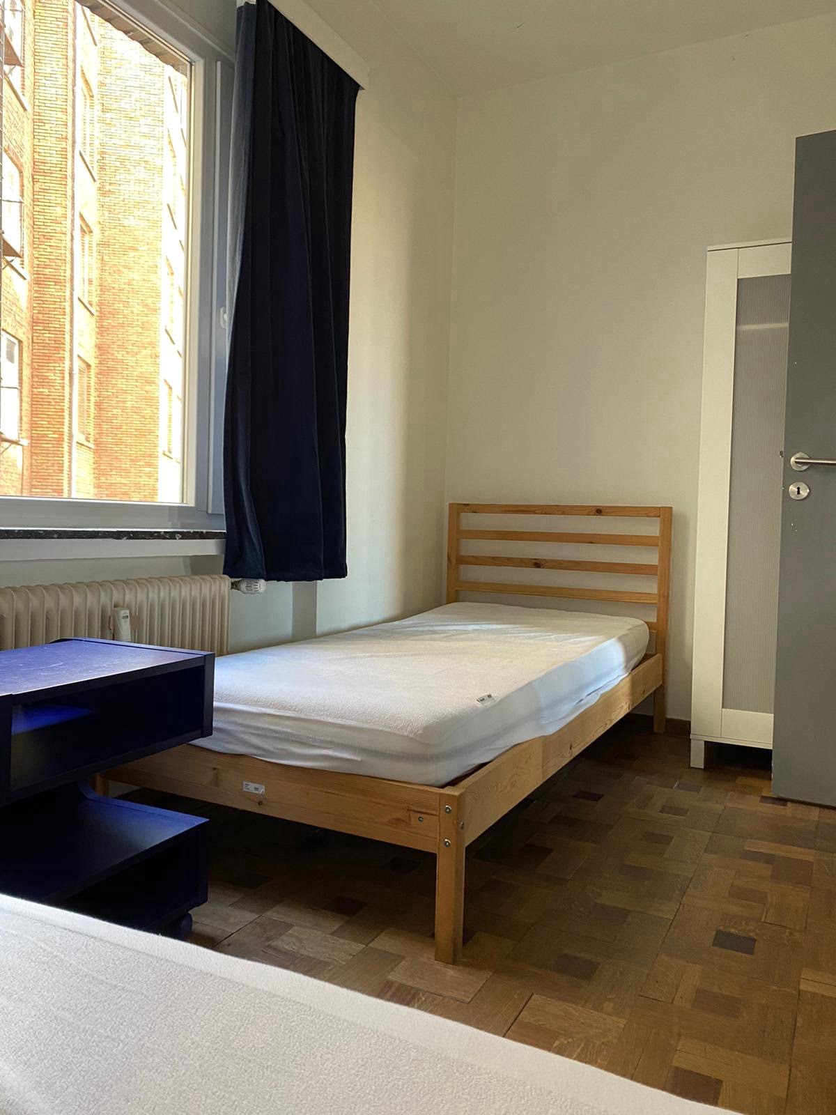 Expo 3 - Workers flat in Antwerp city - Bedroom