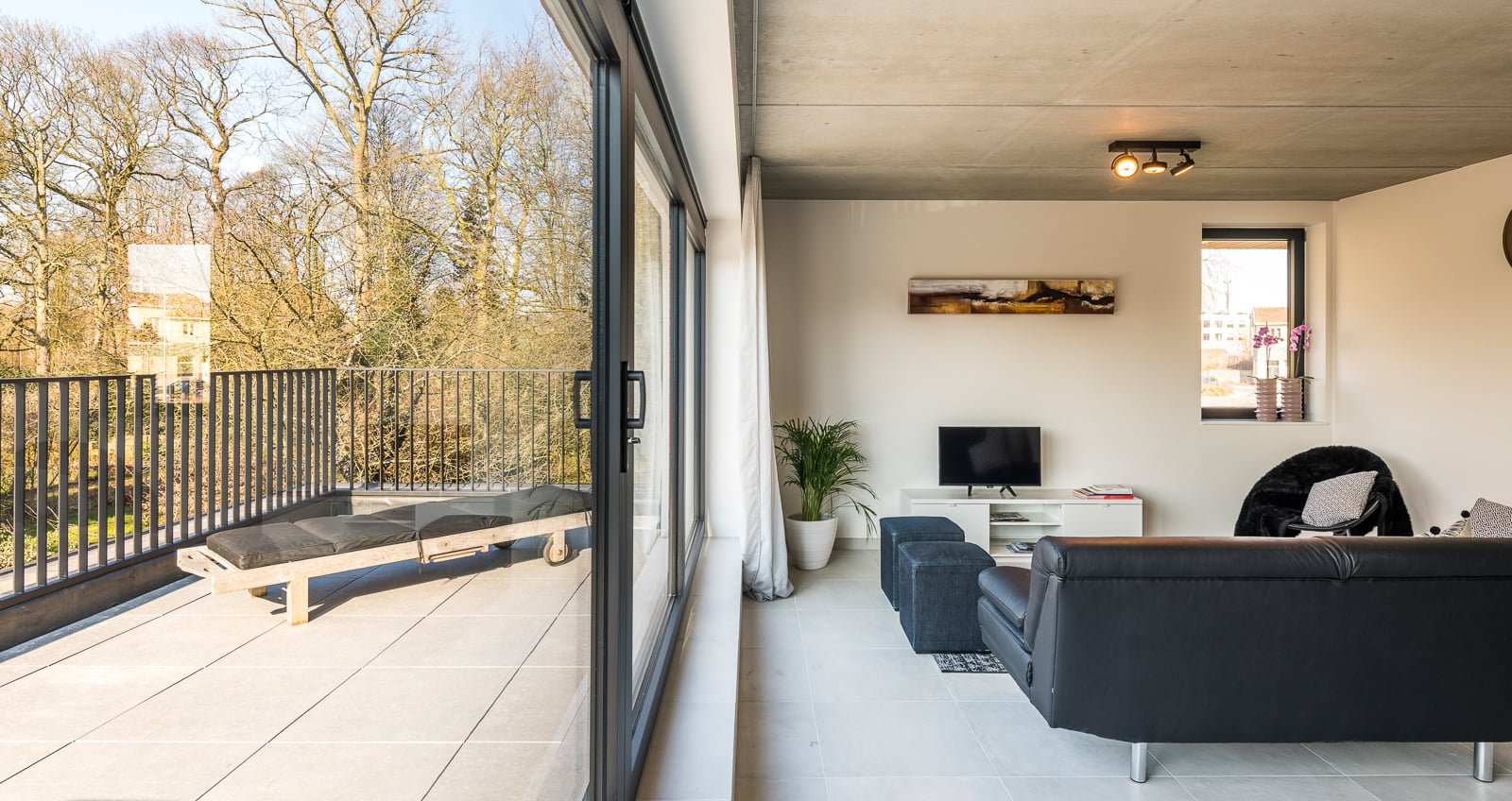Dilbeek 1 - Luxury expat apartment in Brussels - Terrace - living area