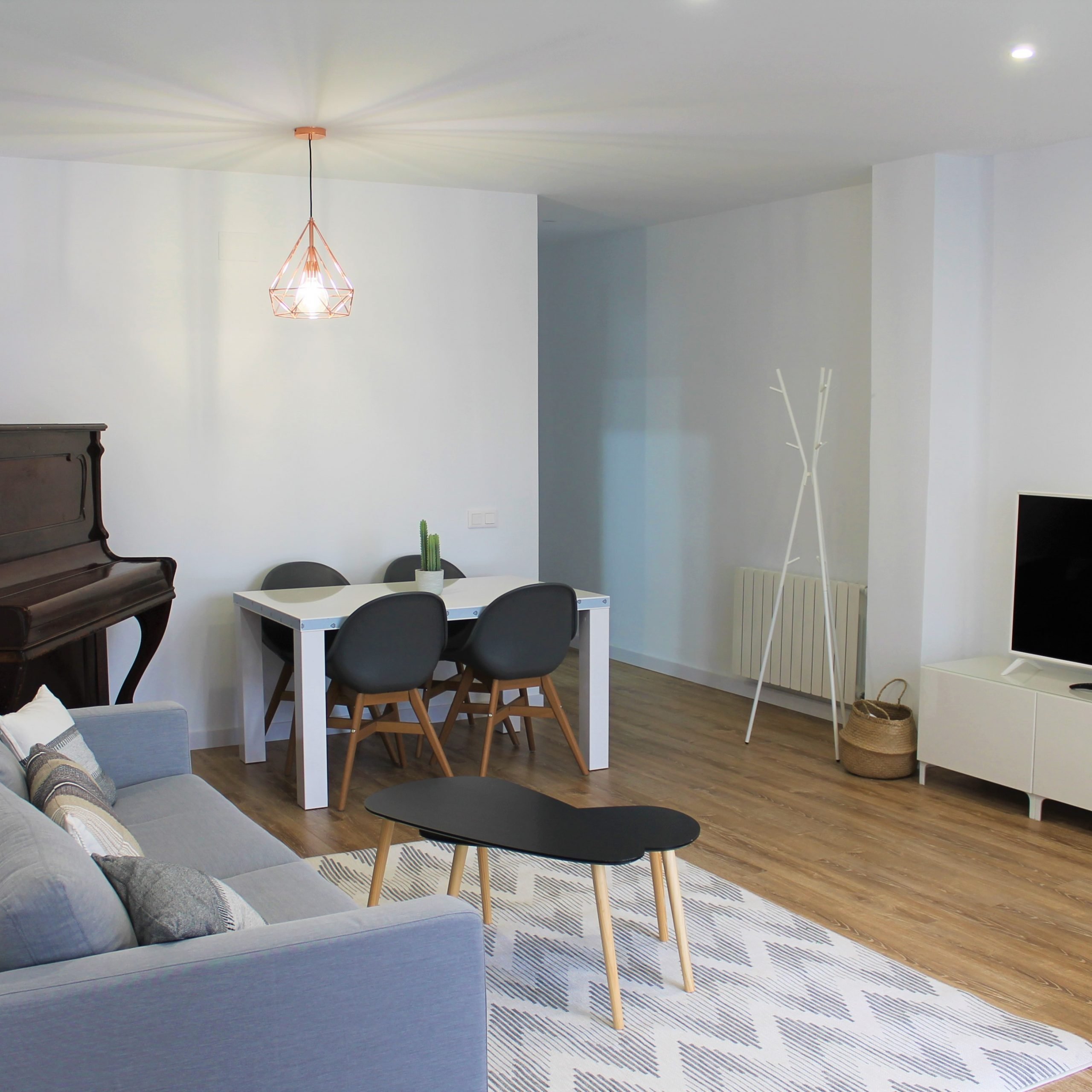 Reino 84 - New expat apartment in Valencia city centre - Living room