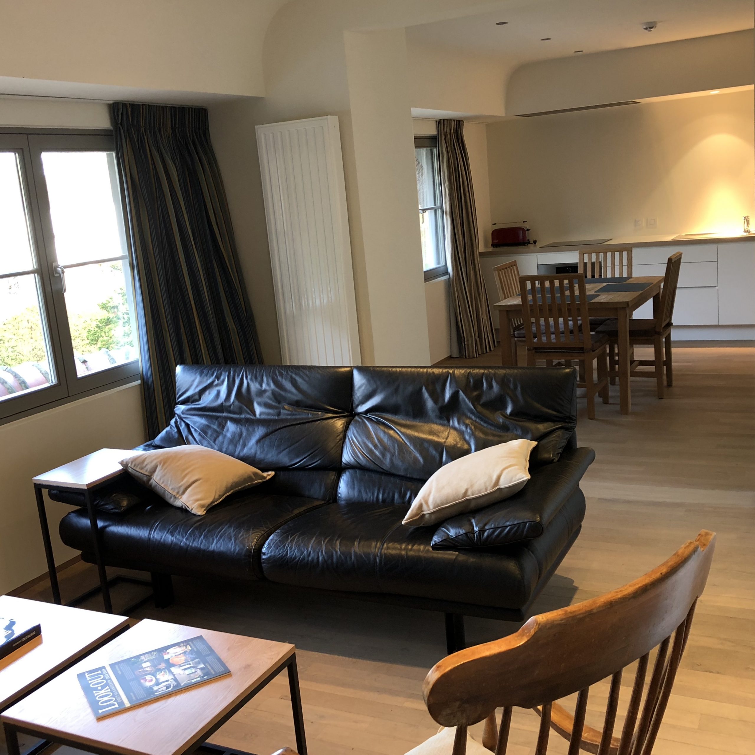 Louse Torla - Luxury expat apartment in Ghent - Living room