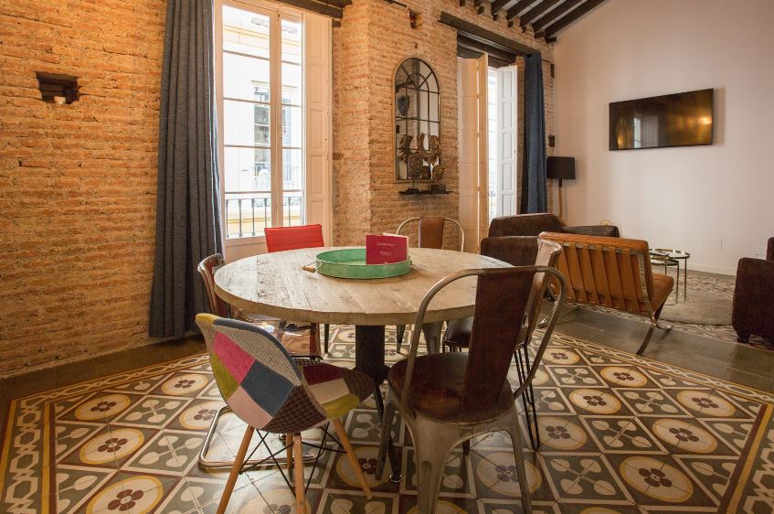 Merced - Beautiful expat loft in Malaga - Dining table