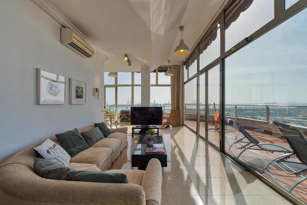 Alcaravaneras – Luxury expat penthouse in Las Palmas - Living room