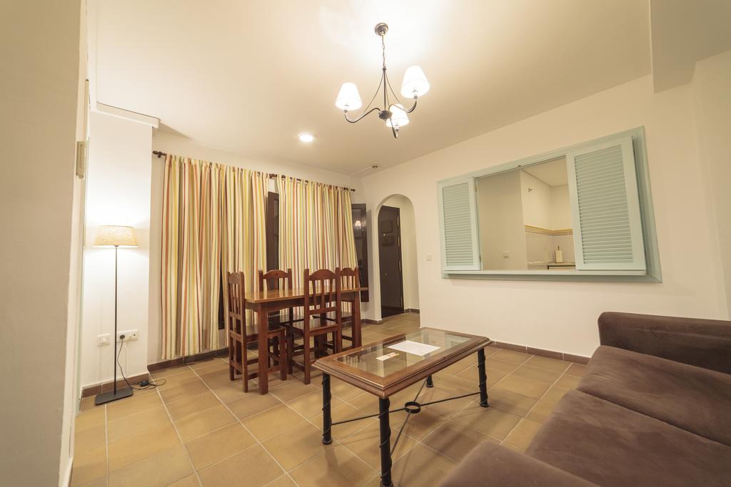Palacio Leones - Furnished expat apartment near Cadiz - Living room
