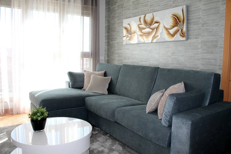 Cerro Negro - Expat rental in Madrid with pool - Living room