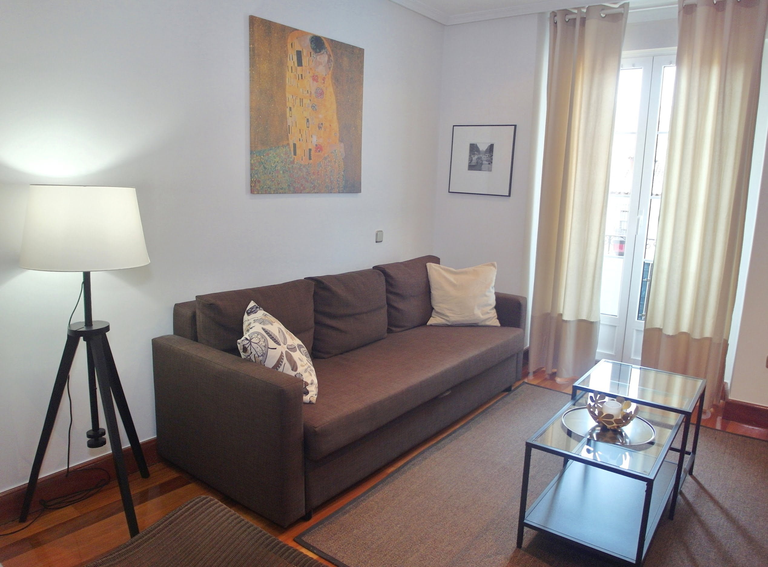 Comfortable flat in Madrid for expats - Sofa