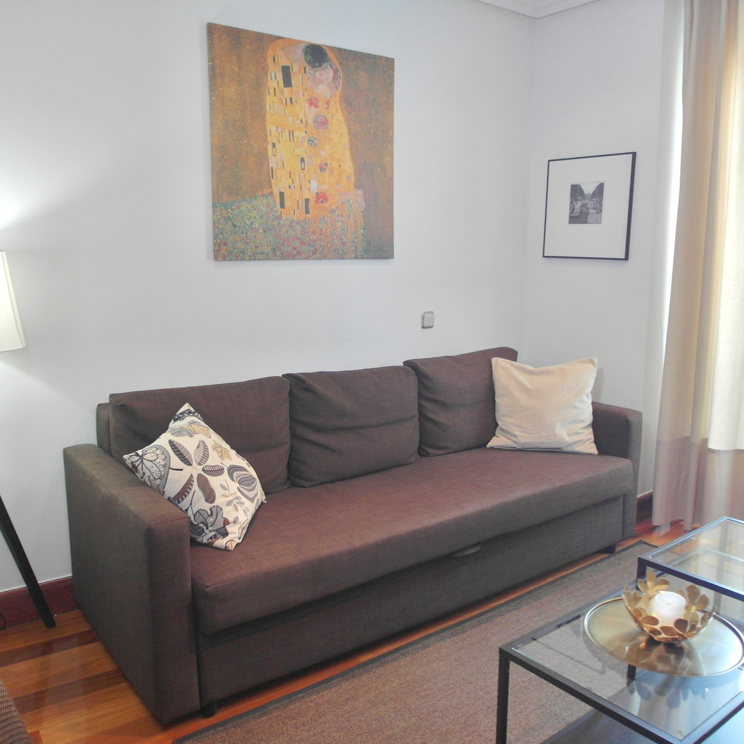 Comfortable flat in Madrid for expats - Sofa