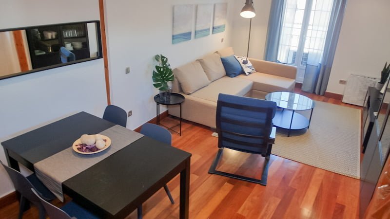 Duplex in Madrid city center for expats - Chair