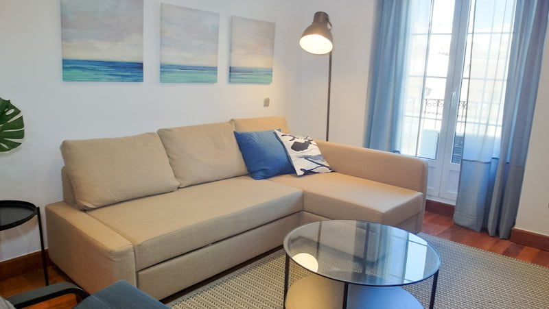 Duplex in Madrid city center for expats - Sofa