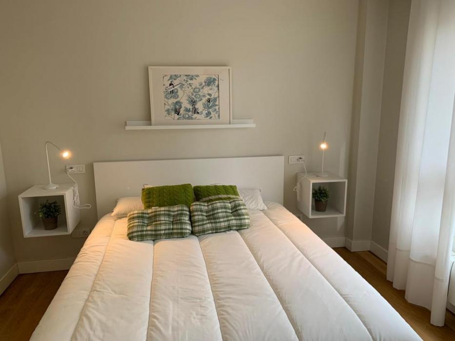 Getxo 2 - Expat beach apartment in Bilbao - Bed