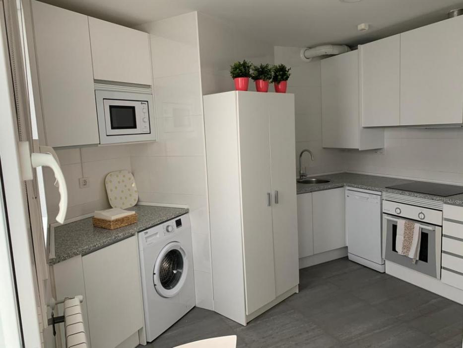 Getxo 2 - Expat beach apartment in Bilbao - Kitchen