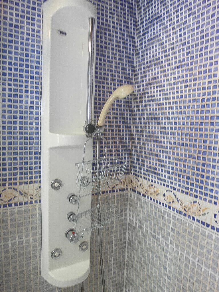 Furnished apartment in Madrid center - Shower