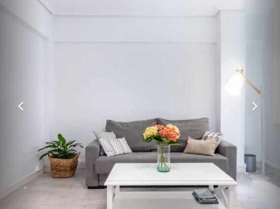 Karmelo - Nice expat flat in Bilbao - Living room