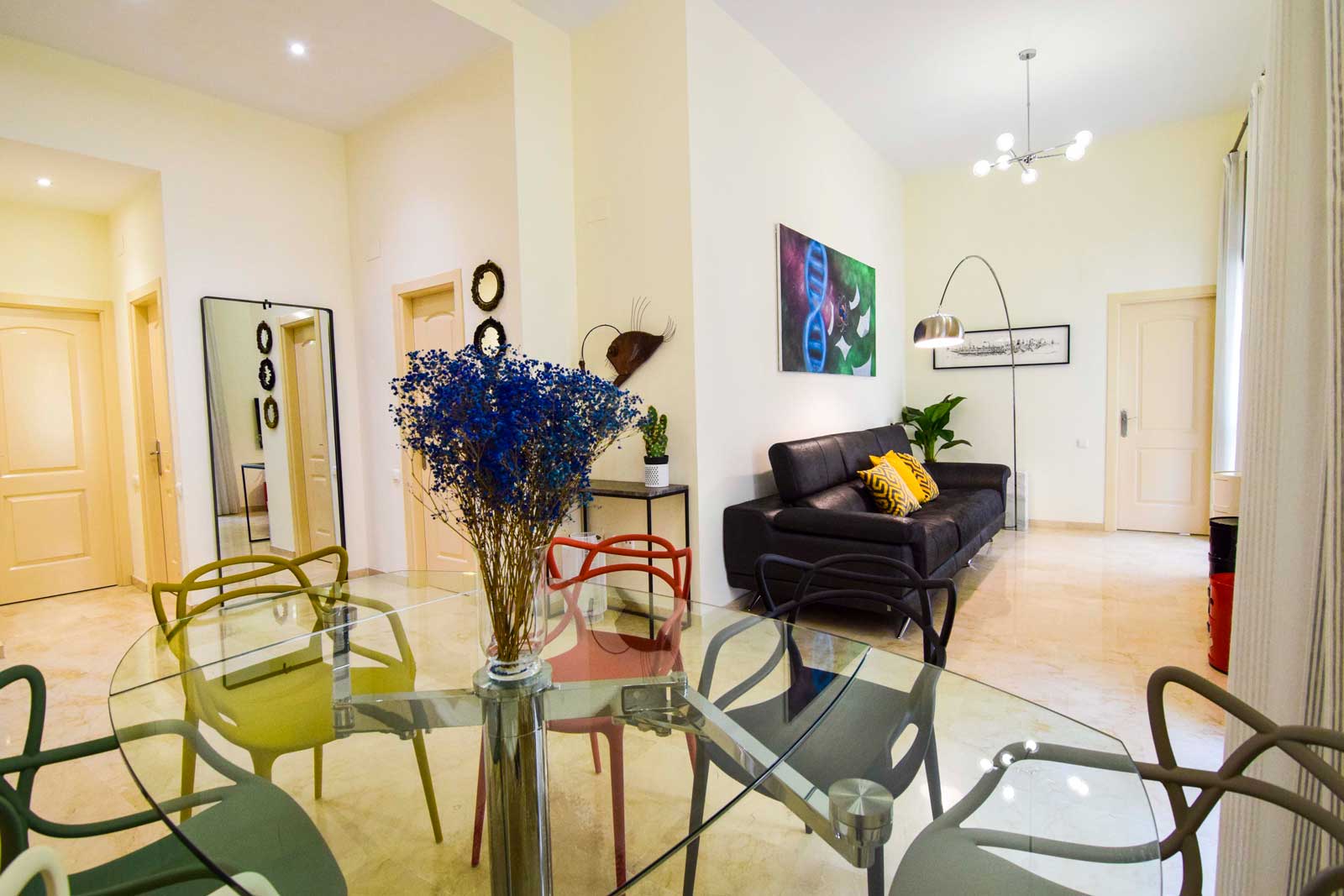 Modern apartment in Malaga city center - Dining table