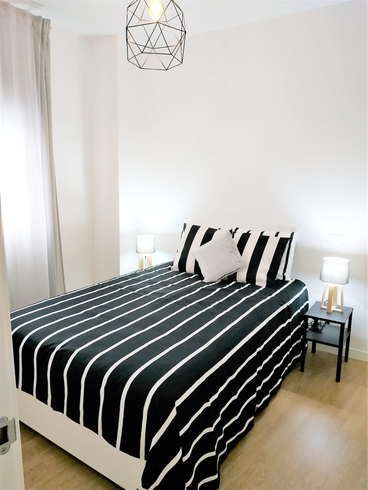 Bright apartment in madrid for expats - Second bedroom