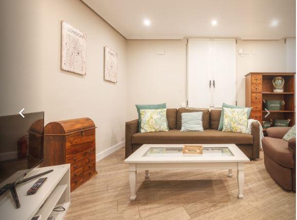 San Mames 2 - Beautiful expat rental in Bilbao - Living room