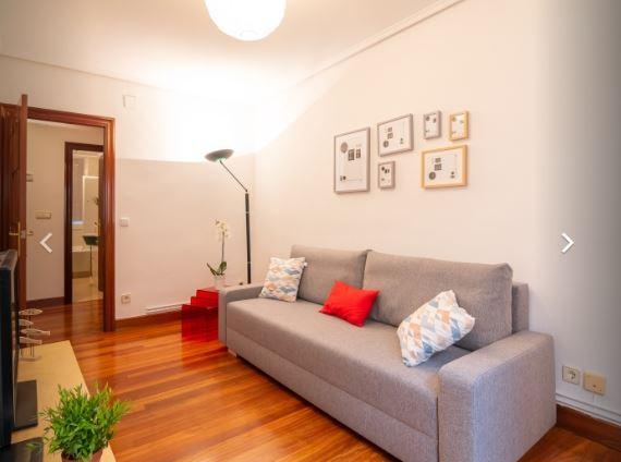 Uribarri - Modern furnished expat rental in Bilbao - Living room