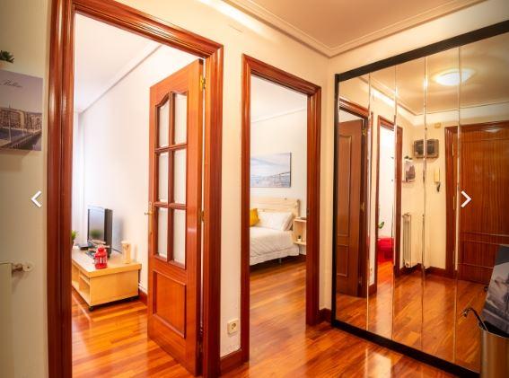 Uribarri - Modern furnished expat rental in Bilbao - Living space