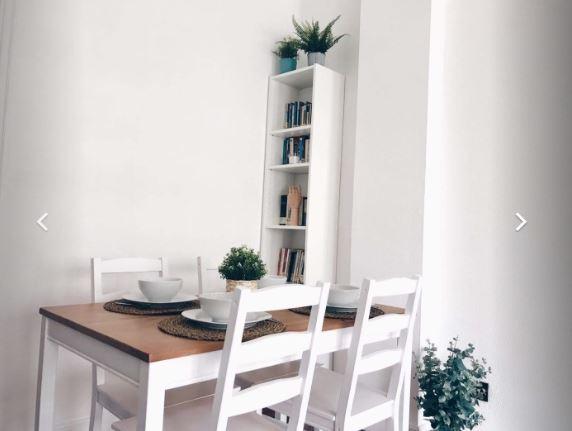 Sabino - Modern expat rental in Bilbao - Dining table