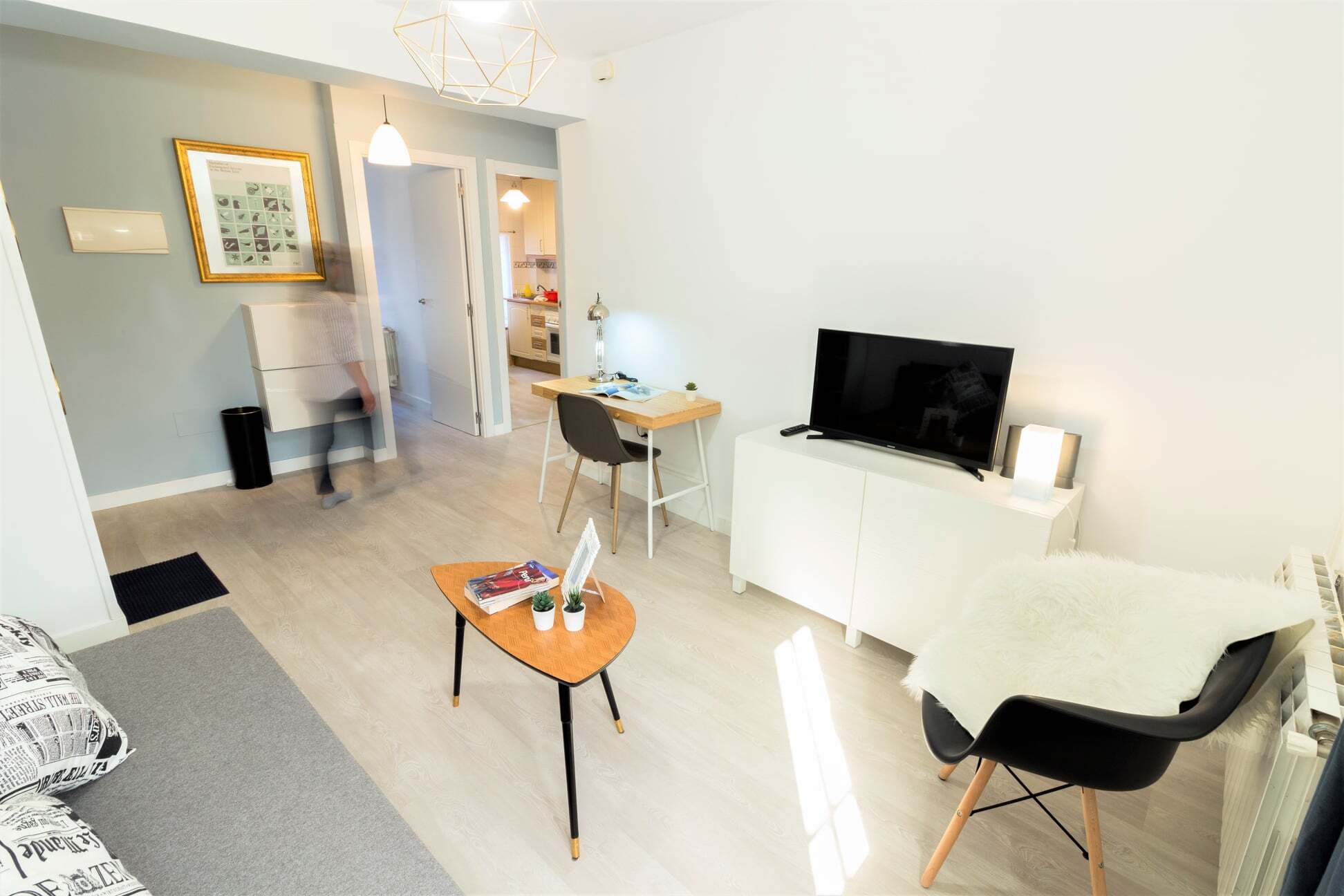 Ground floor expat apartment in Madrid - TV