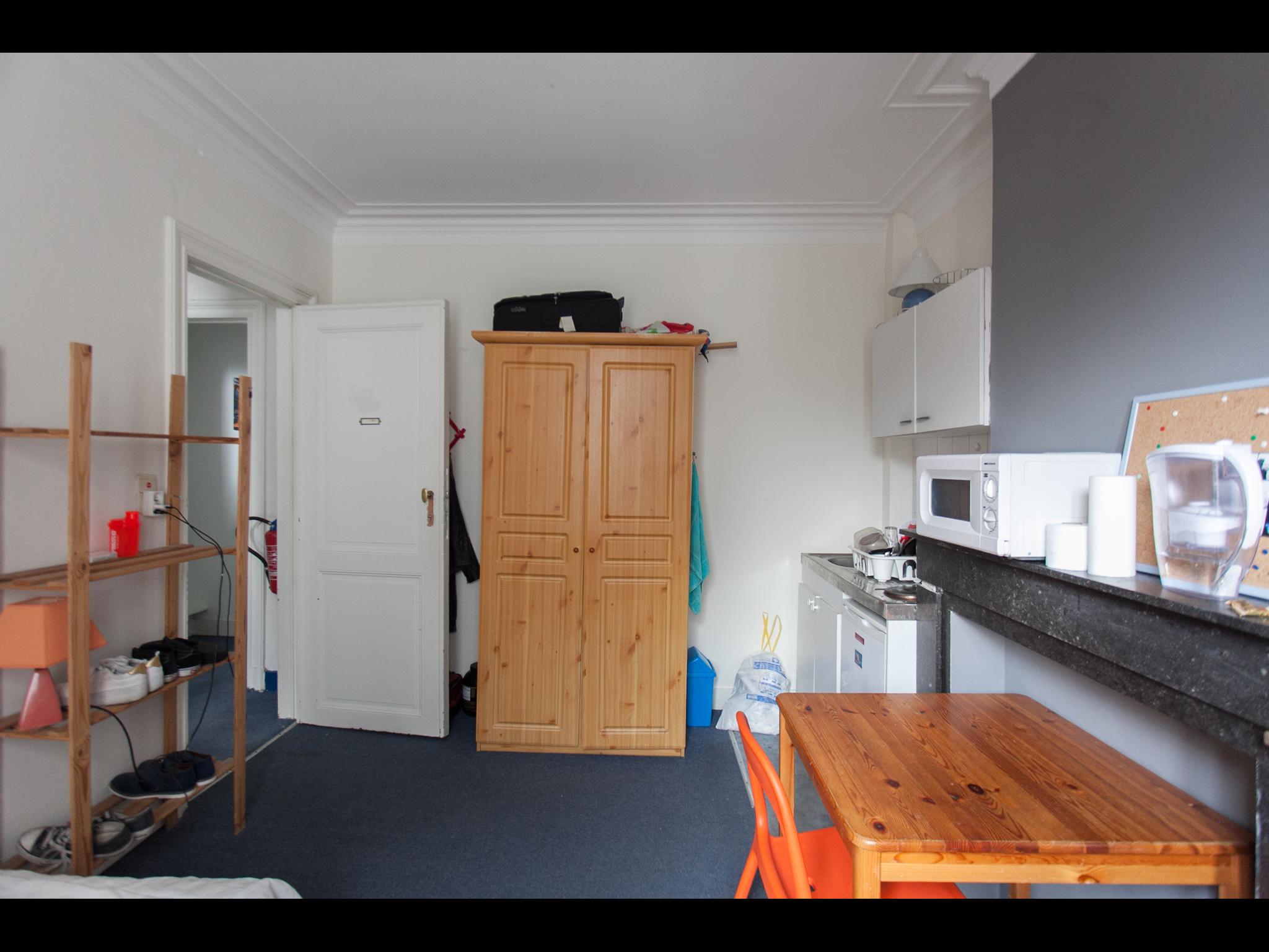 Rue Luther - Bedroom in a shared flat in Brussels - Bedroom