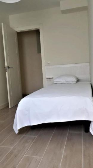 Perez Galdos - Modern expat flat in Santander - Second bedroom