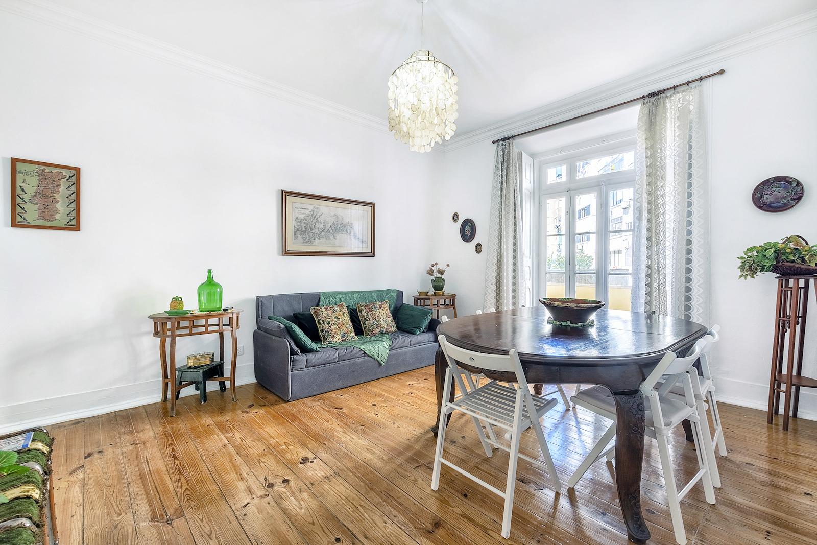 Bombarda - Shared 5 bedroom flat in Lisbon - Living room