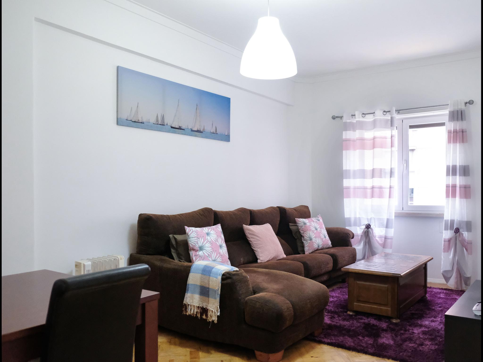 Campolide - 2 bedroom apartment in Lisbon - Sofa
